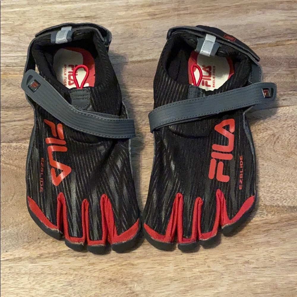 Fila Skeletoes EZ Slide , size 8